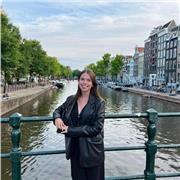 Prof à domicile donne des cours de soutien au niveau primaire.